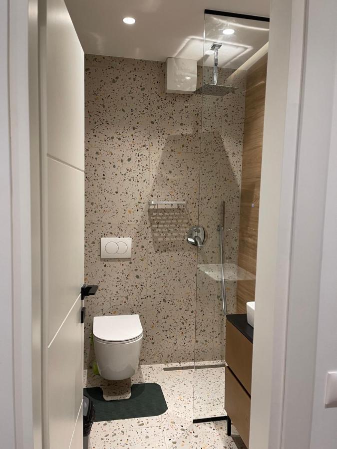 Downtown Studio Apartments Tirana Esterno foto