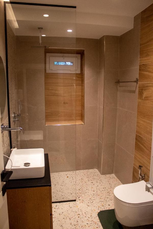 Downtown Studio Apartments Tirana Esterno foto