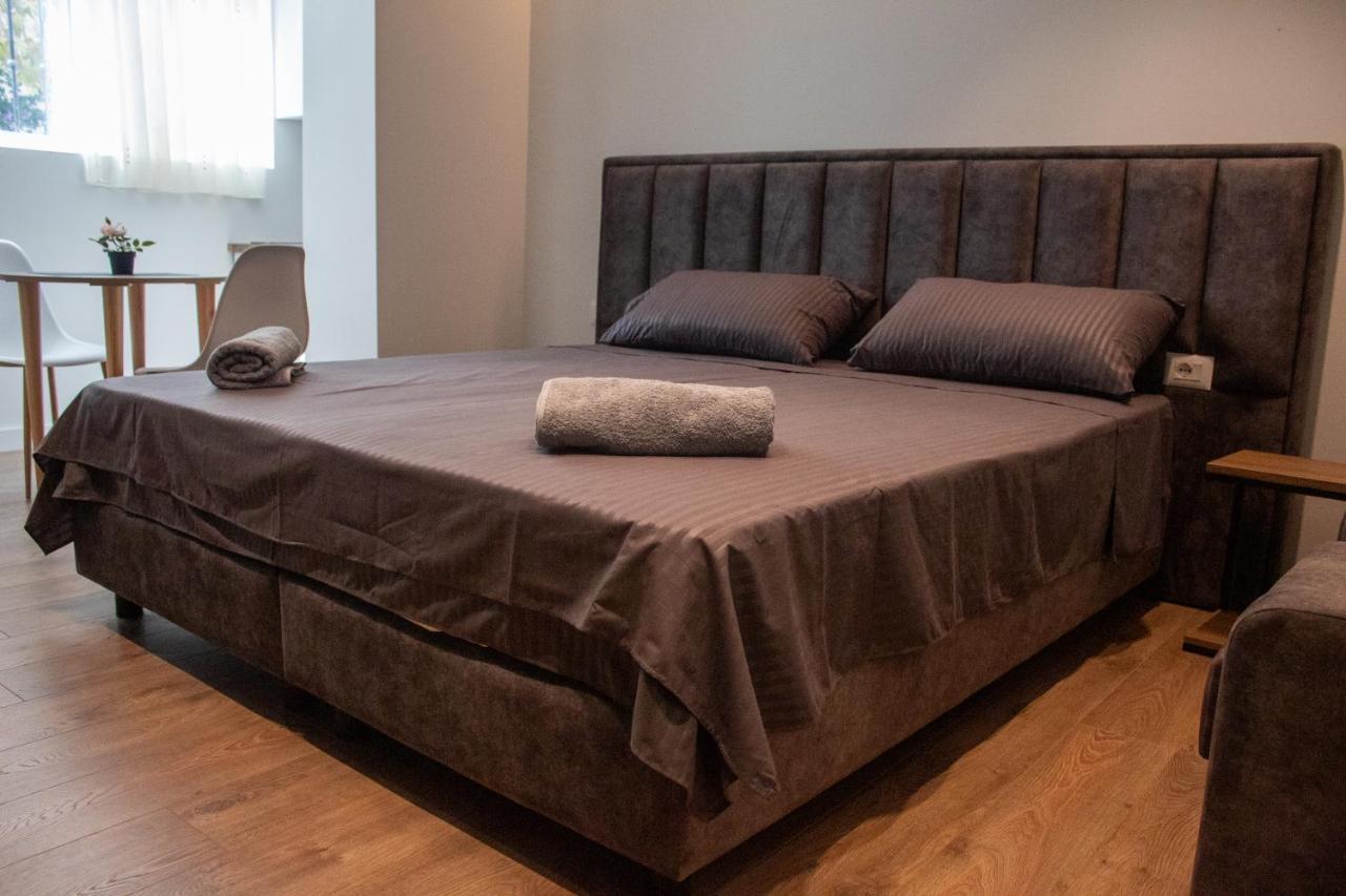 Downtown Studio Apartments Tirana Esterno foto