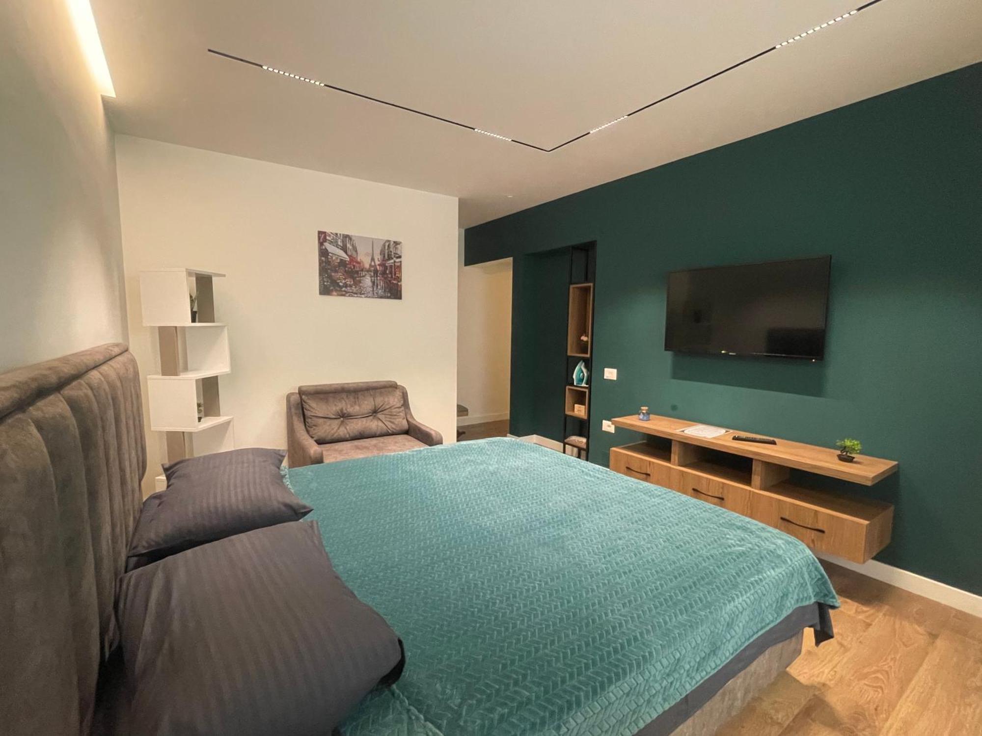 Downtown Studio Apartments Tirana Esterno foto