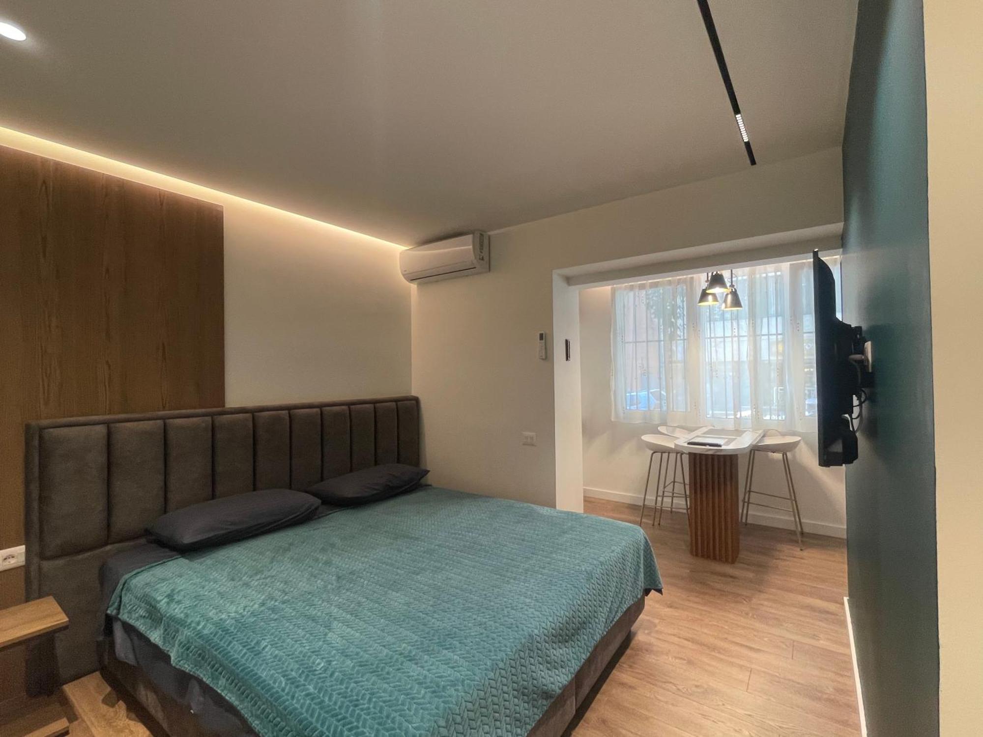 Downtown Studio Apartments Tirana Esterno foto