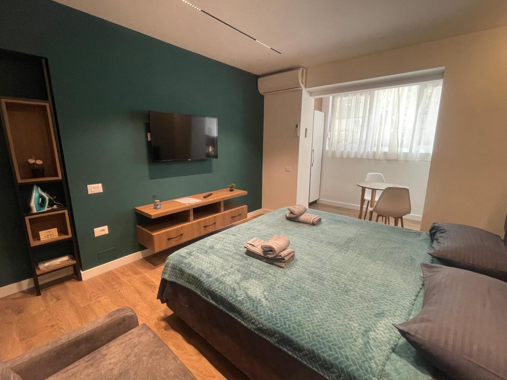 Downtown Studio Apartments Tirana Esterno foto